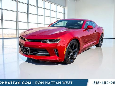 Used 2018 Chevrolet Camaro LT RWD image 23