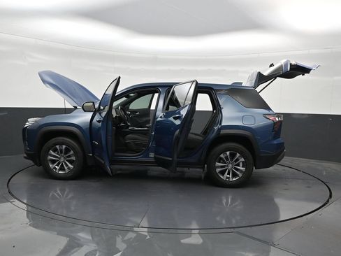 Used 2025 Chevrolet Equinox LT w/ Safety and Technology Package FWD image 34