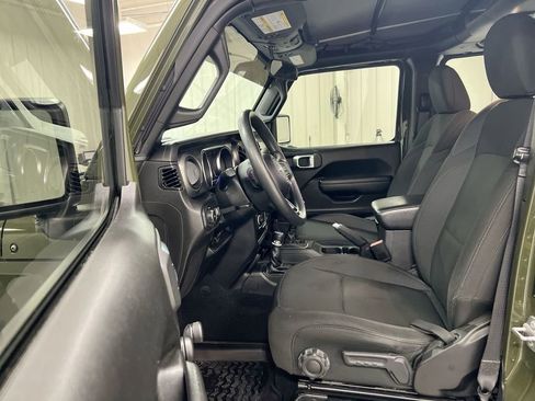 Used 2022 Jeep Wrangler Unlimited Sport image 19