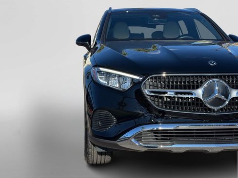 Certified 2025 Mercedes-Benz GLC 300 image 11