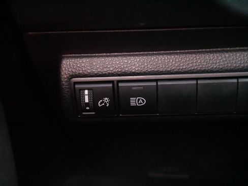 Certified 2025 Toyota Corolla LE image 27