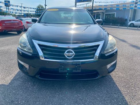 Used 2013 Nissan Altima 2.5 S FWD image 2