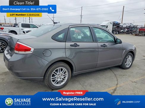 Used 2010 Ford Focus SE FWD image 4