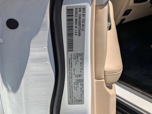 New 2026 Jeep Grand Cherokee Limited RWD image 18