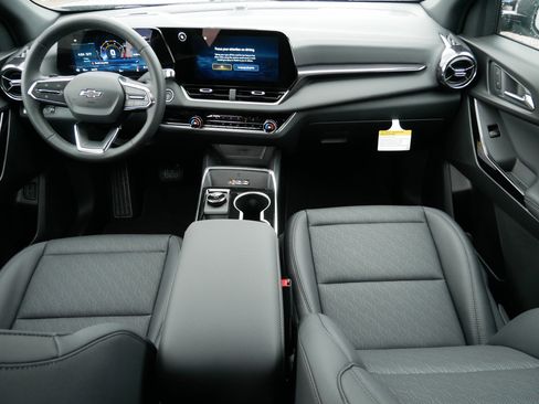 New 2026 Chevrolet Equinox LT w/ Convenience Package II image 6