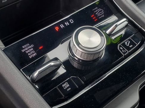 Used 2023 Jeep Grand Cherokee Overland AWD/4WD image 29