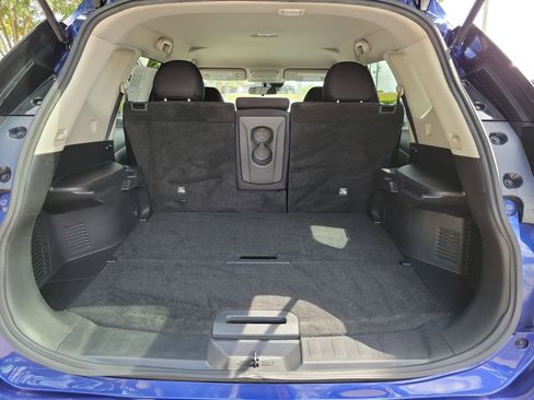 Used 2019 Nissan Rogue SV AWD/4WD image 13