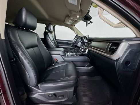 Used 2024 Ford Expedition Max XLT image 33