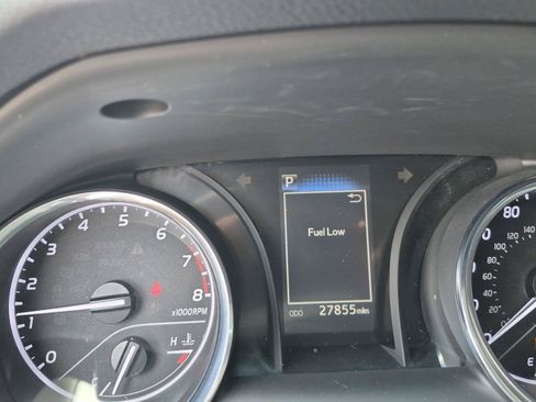 Used 2018 Toyota Camry LE FWD image 16