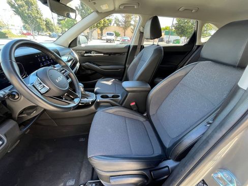 Used 2025 Kia Seltos S image 27