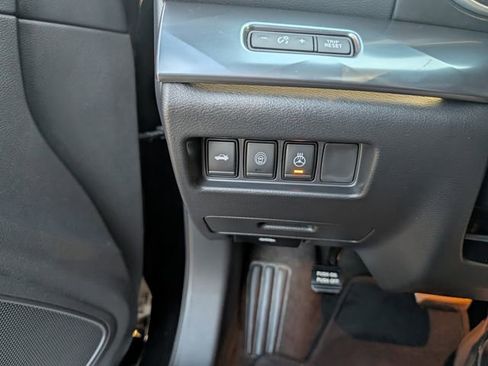 Used 2023 Nissan Maxima SR w/ Sport Mat Group FWD image 12