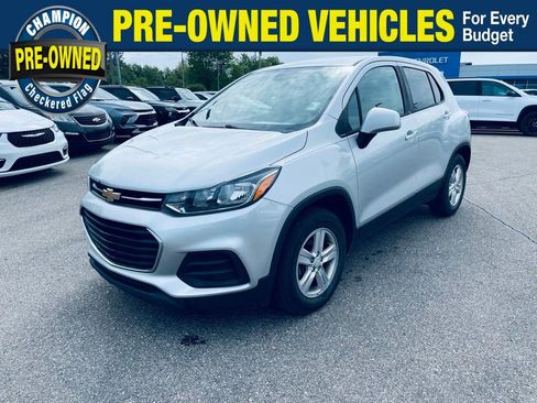 Used 2019 Chevrolet Trax LS w/ Tint and Cruise Package FWD image 1