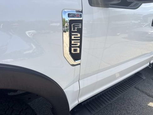 Used 2022 Ford F250 XL w/ STX Appearance Package AWD/4WD image 5
