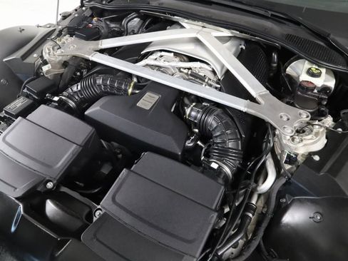 Used 2019 Aston Martin V8 Vantage Coupe image 15