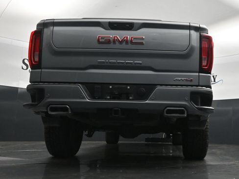 Used 2024 GMC Sierra 1500 AT4 w/ Technology Package AWD/4WD image 22