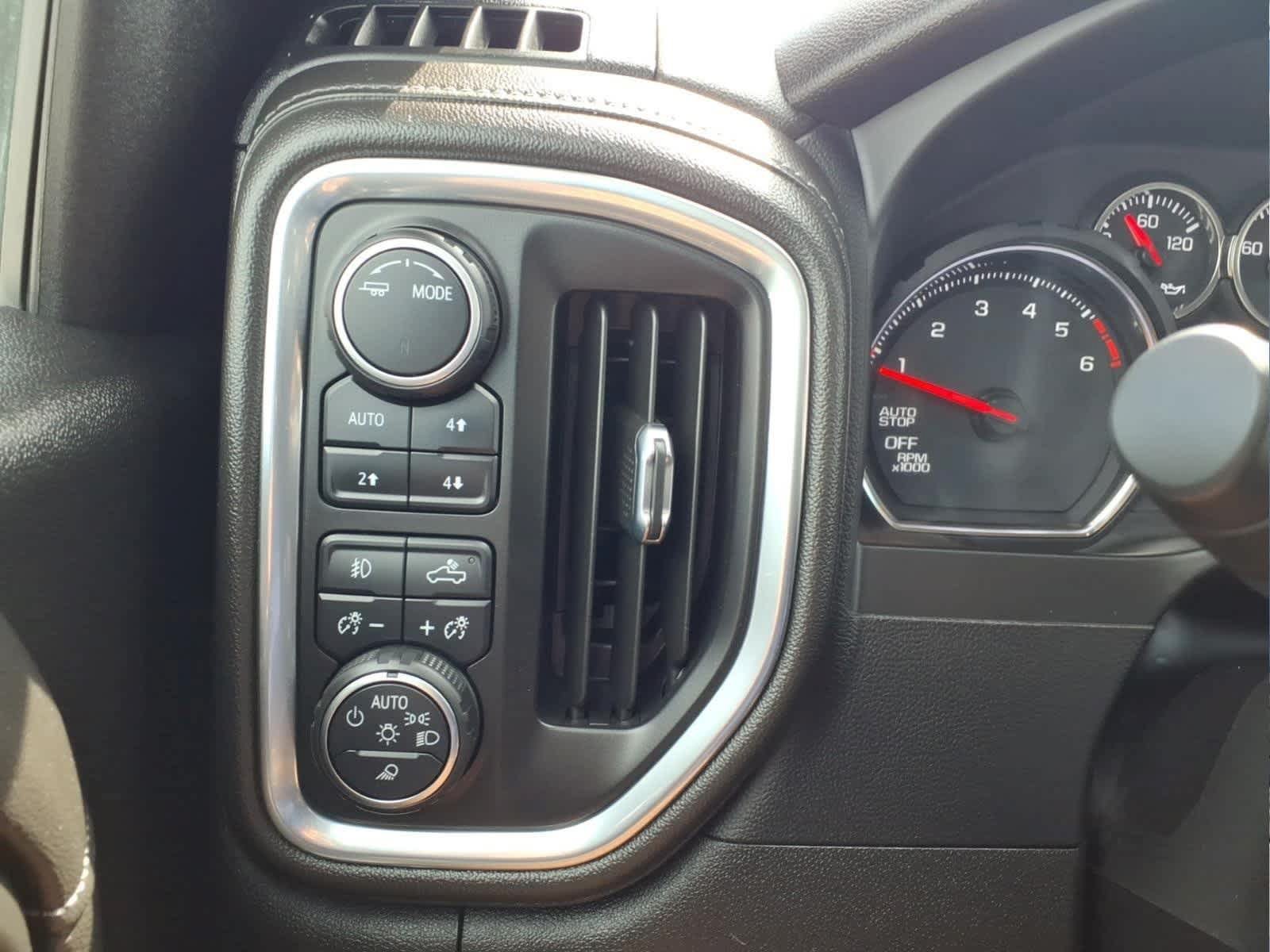 Used 2022 Chevrolet Silverado 1500 RST AWD/4WD image 25