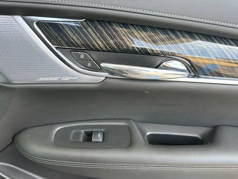 Used 2023 Cadillac XT6 Premium Luxury FWD image 23