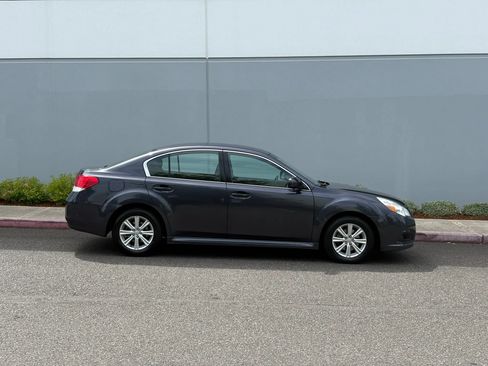Used 2011 Subaru Legacy 2.5i Premium AWD/4WD image 7