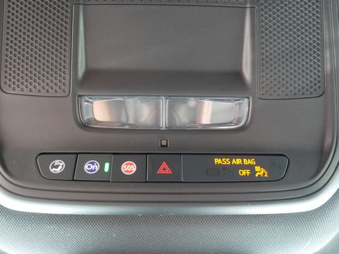 Used 2025 Chevrolet Equinox LT FWD image 32