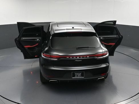 Certified 2020 Porsche Macan AWD/4WD image 34