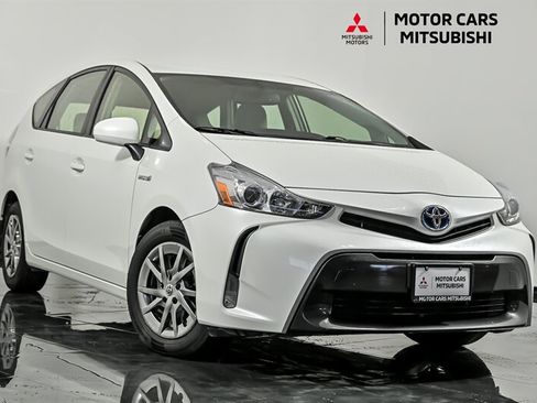 Used 2017 Toyota Prius V Four FWD image 1