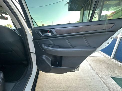 Used 2018 Subaru Outback 3.6R Limited AWD/4WD image 37