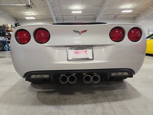 Used 2007 Chevrolet Corvette Coupe w/ Preferred Equipment Group image 33