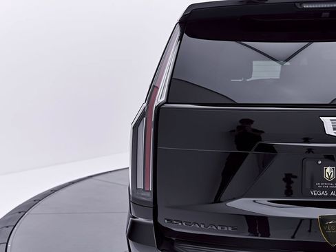 Used 2026 Cadillac Escalade V AWD/4WD image 27