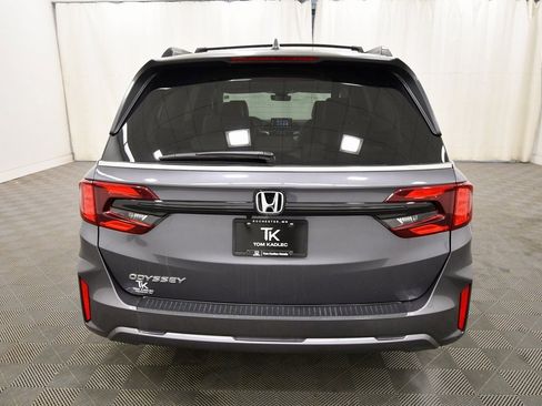 Certified 2025 Honda Odyssey EX-L image 6