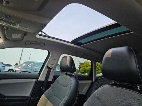 Used 2022 Volkswagen Taos SE image 27