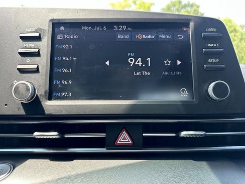 Used 2023 Hyundai Elantra Blue FWD image 24