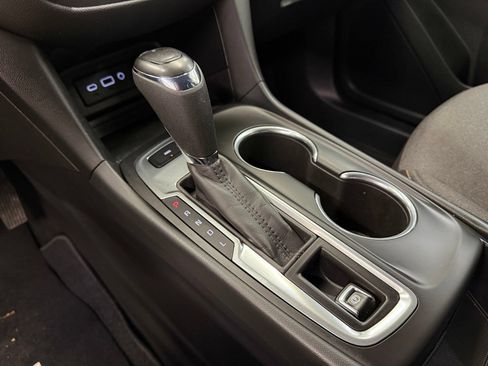 Used 2020 Chevrolet Equinox LT w/ Driver Convenience Package AWD/4WD image 15