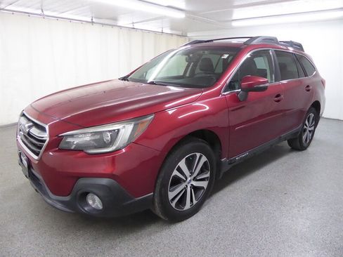 Used 2018 Subaru Outback 2.5i Limited image 3