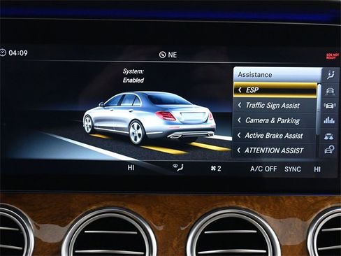 Used 2018 Mercedes-Benz E 300 4MATIC image 33