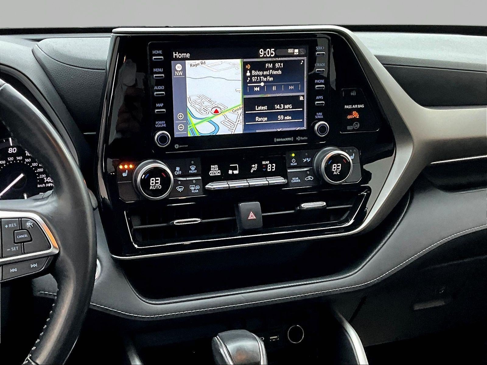 Used 2020 Toyota Highlander XLE AWD/4WD image 9