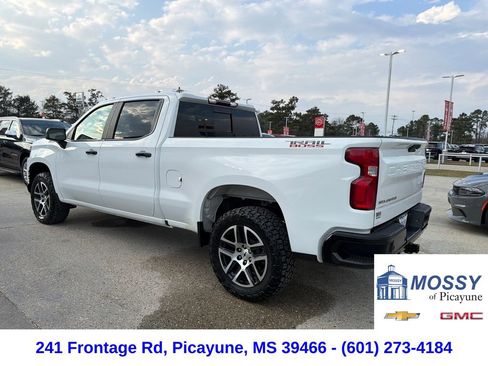 Used 2020 Chevrolet Silverado 1500 LT Trail Boss image 3