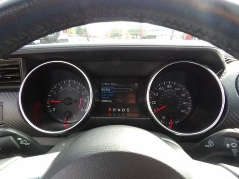 Certified 2021 Ford Mustang Coupe RWD image 25
