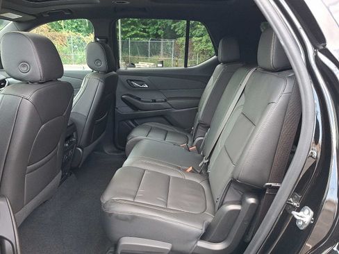 Used 2023 Chevrolet Traverse LT w/ LT Premium Package AWD/4WD image 11