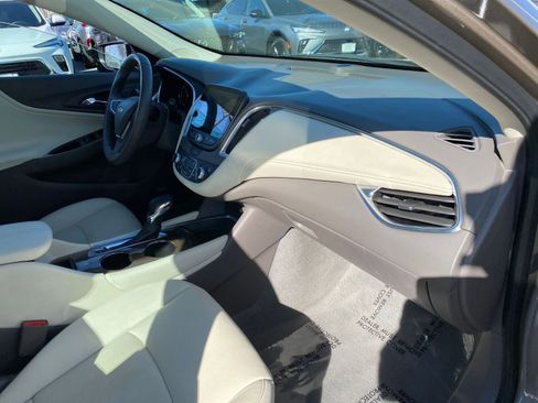 Used 2024 Chevrolet Malibu LT image 35