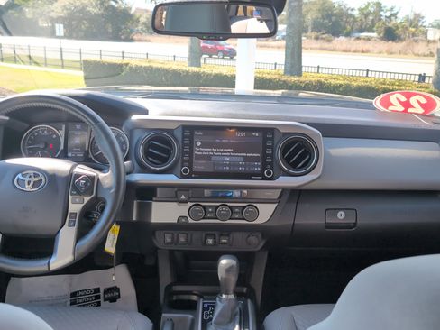 Used 2022 Toyota Tacoma SR5 w/ Technology Package image 29