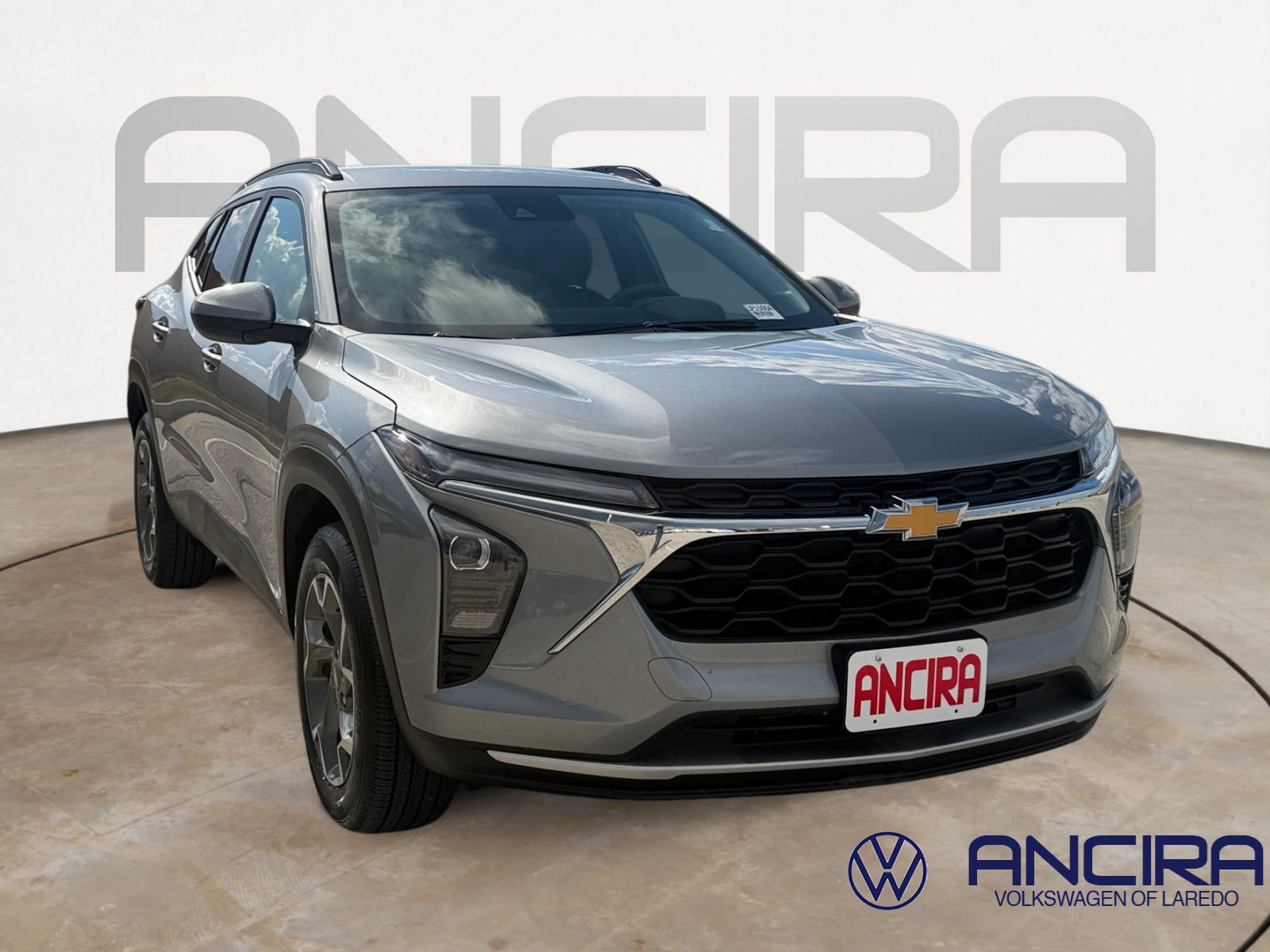 Used 2026 Chevrolet Trax LT FWD image 1