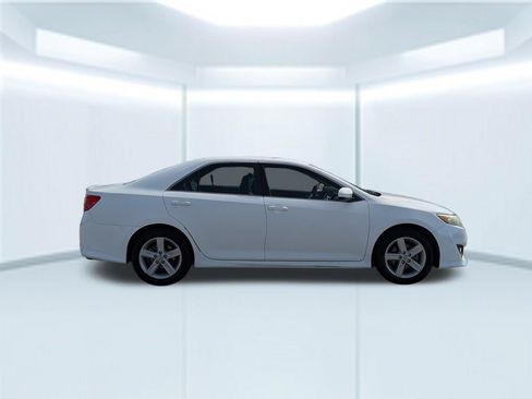 Used 2012 Toyota Camry SE FWD image 7