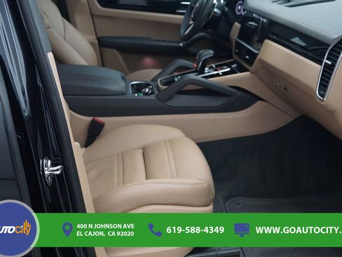 Used 2020 Porsche Cayenne AWD/4WD image 8