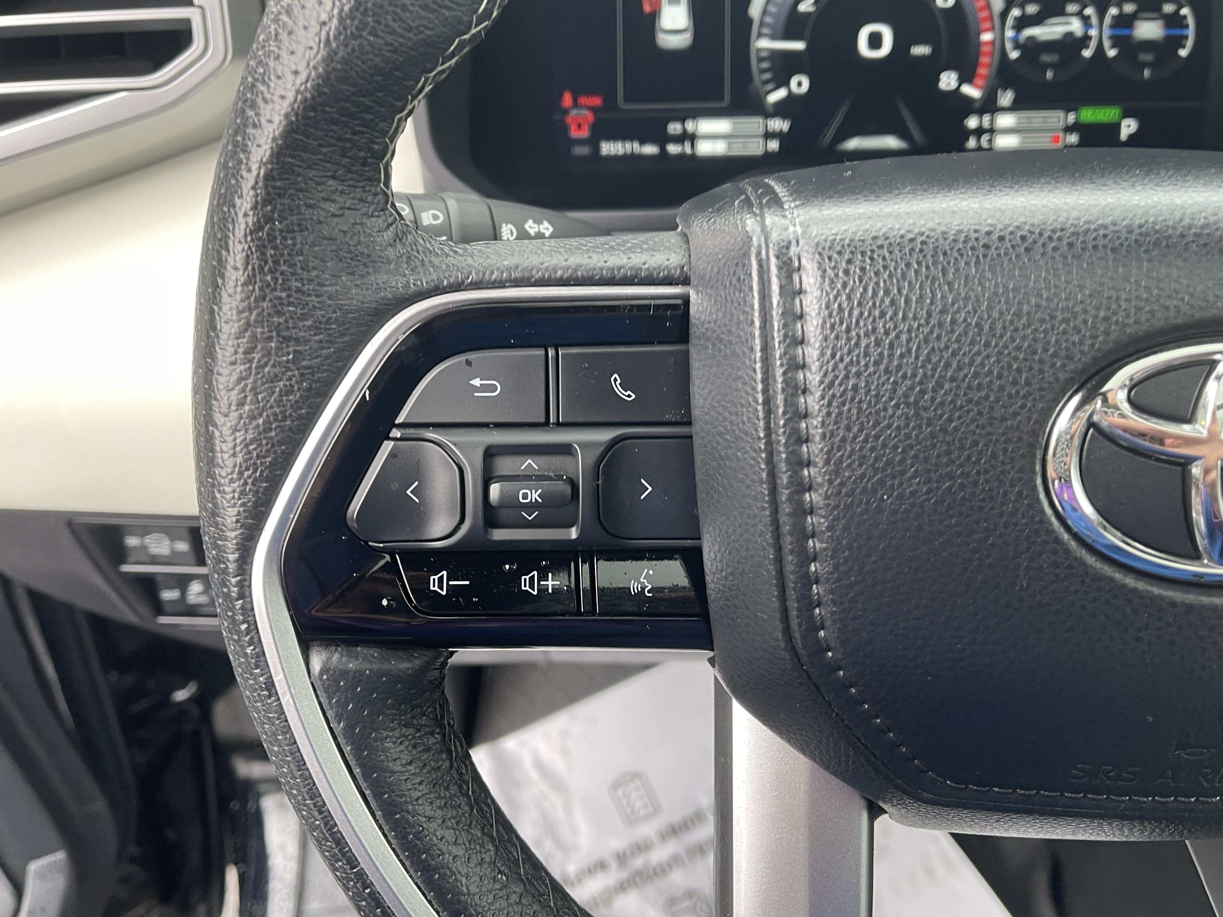 Certified 2023 Toyota Sequoia Capstone AWD/4WD image 19