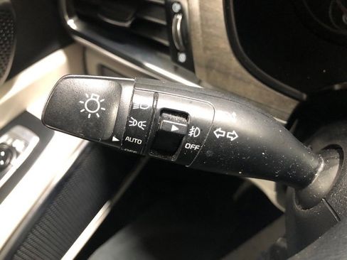 Used 2022 Kia Telluride SX w/ SX Prestige Package image 24