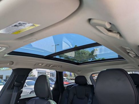 Certified 2023 Volvo XC60 B5 Ultimate w/ Protection Package Premier FWD image 24