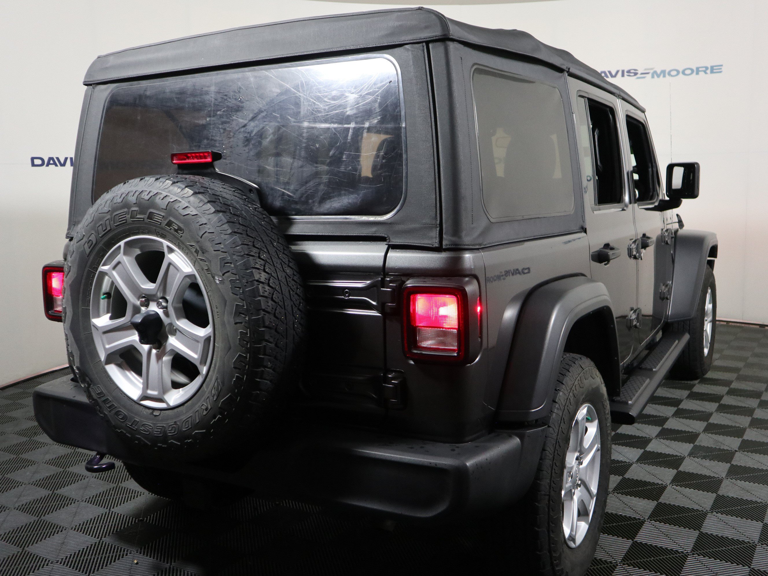 Used 2018 Jeep Wrangler Unlimited Sport S AWD/4WD image 6