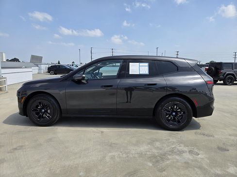 Used 2023 BMW iX xDrive50 w/ Convenience Package AWD/4WD image 7