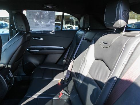 Used 2024 Cadillac XT4 Premium Luxury image 14