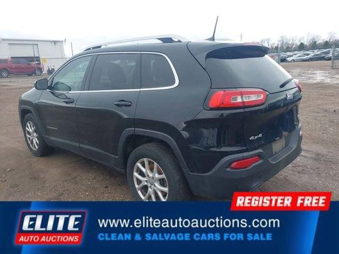Used 2017 Jeep Cherokee Latitude w/ Cold Weather Group AWD/4WD image 5